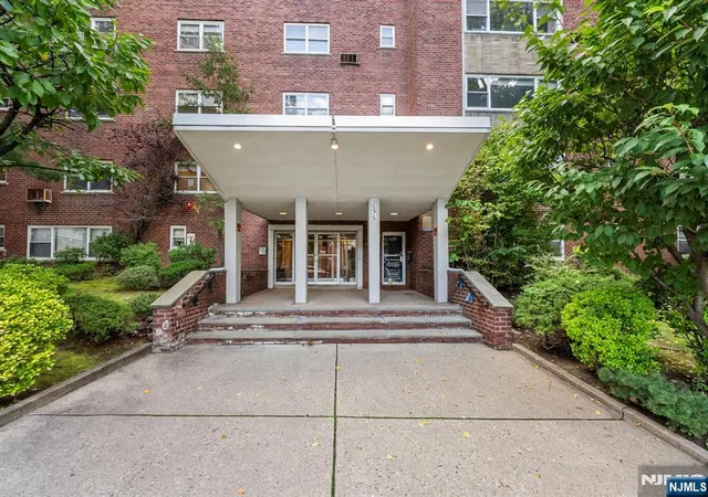 Photo 1 of Condo for sale at 1575 Center Ave #1F, Fort Lee, NJ 07024 | MLS# 26030387 | Listing updated on 2026-09-08