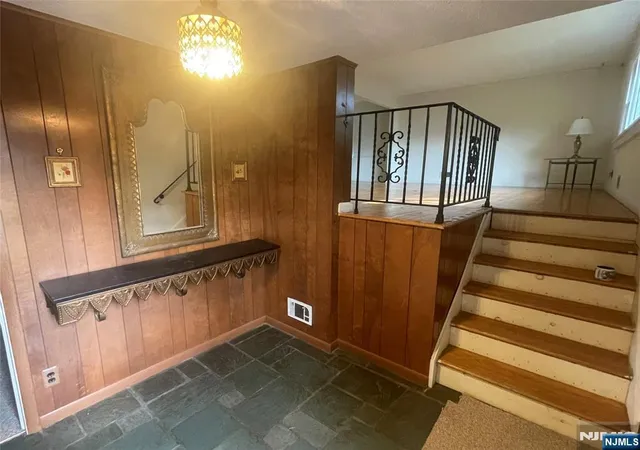 Photo 3 of Sale Pending at 420 Lakeview Dr, Oradell, NJ 07649 | MLS# 26030455 | Listing updated on 2026-10-13