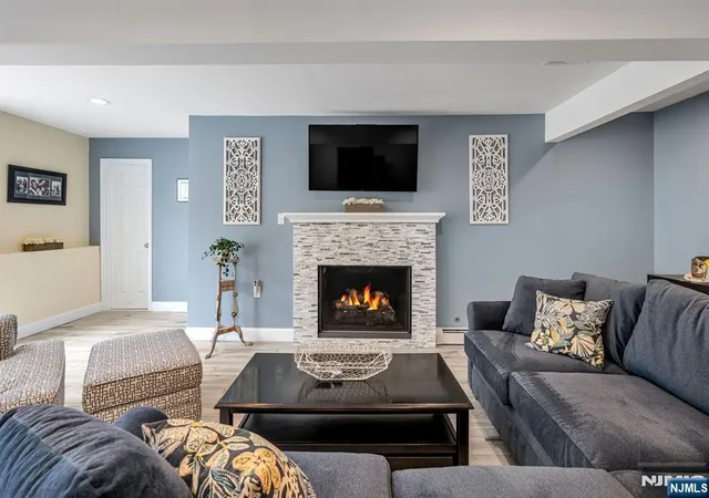 Photo 3 of Single family home for sale at 14 Aspen Ct, Paramus, NJ 07652 | MLS# 26030734 | Listing updated on 2026-09-18
