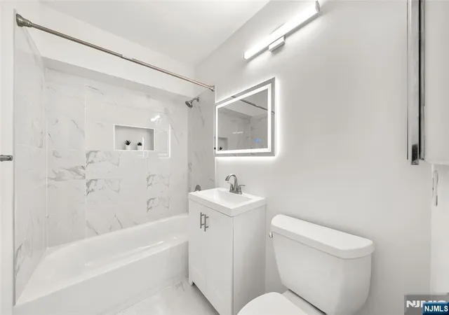 Photo 4 of Sale Pending at 333 Grand Ave #2N, Palisades Park, NJ 07650 | MLS# 26030784 | Listing updated on 2026-09-09