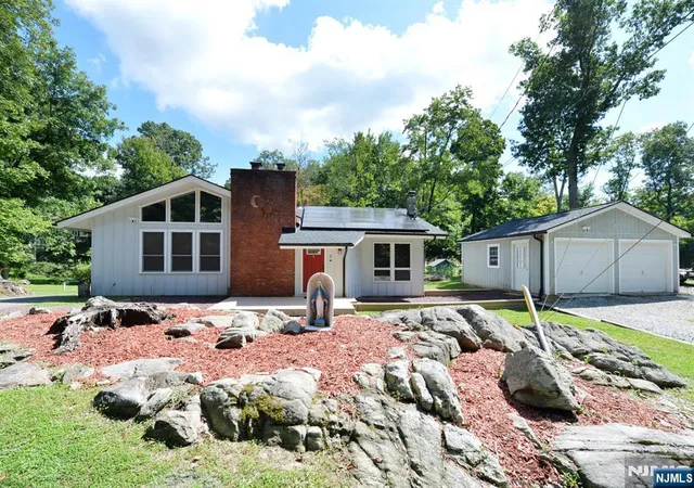 Photo 1 of Land for sale at 5 Woodlawn Dr, Andover Twsp, NJ 07821 | MLS# 26030810 | Listing updated on 2026-10-07