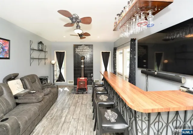 Photo 3 of House for sale at 5 Woodlawn Dr, Andover Twsp, NJ 07821 | MLS# 26030810 | Listing updated on 2026-10-15
