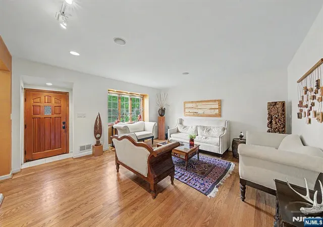 Photo 4 of Single family home for sale at 26 Cedar St, Bergenfield, NJ 07621 | MLS# 26030849 | Listing updated on 2026-09-13