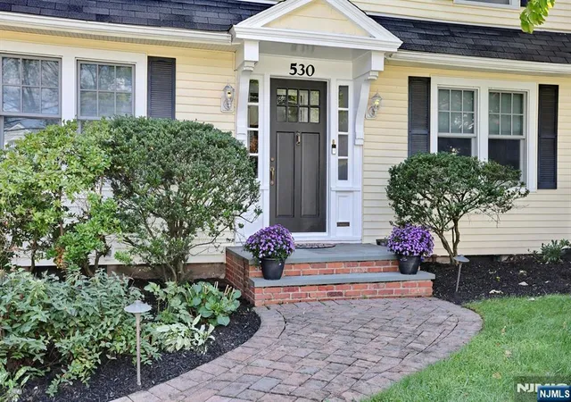 Photo 2 of Single family home for sale at 530 Rock Rd, Glen Rock, NJ 07452 | MLS# 26030887 | Listing updated on 2026-09-16