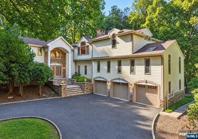 Photo 1 of Single family home for sale at 628 Omaha Way, Franklin Lakes, NJ 07417 | MLS# 26030961 | Listing updated on 2026-10-15