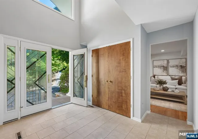 Photo 2 of Single family home for sale at 628 Omaha Way, Franklin Lakes, NJ 07417 | MLS# 26030961 | Listing updated on 2026-10-15