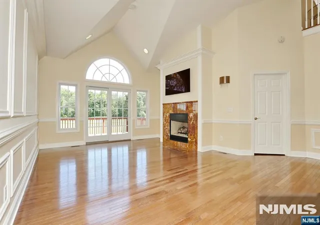 Photo 3 of Townhouse for sale at 28 Turnberry Ln, Hamburg, NJ 07419 | MLS# 26031004 | Listing updated on 2026-10-14