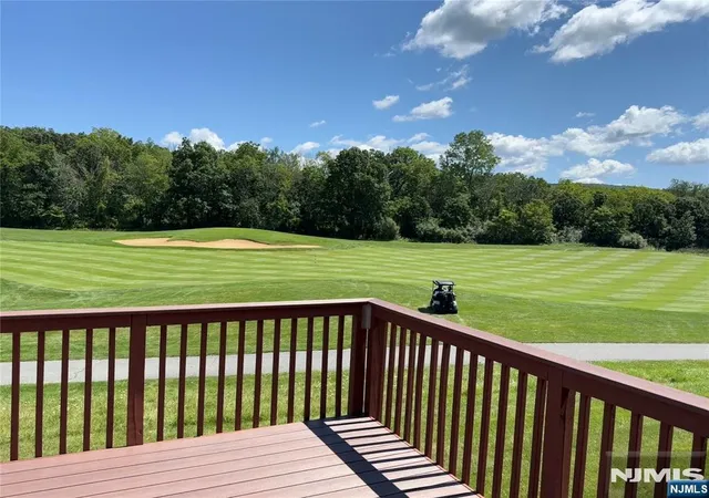 Listing Photo 4 - Condo for sale in building located at 28 Turnberry Ln, Hamburg, NJ 07419