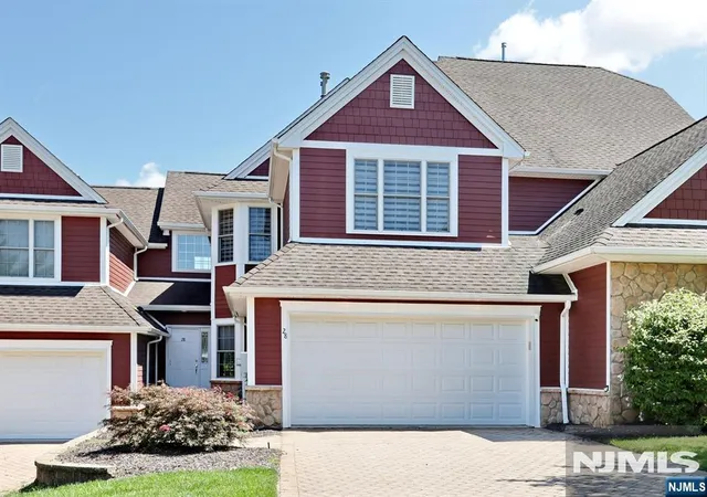 Listing Photo 5 - Condo for sale in building located at 28 Turnberry Ln, Hamburg, NJ 07419