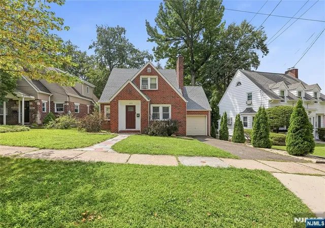 Photo 1 of Single family home for sale at 680 Northumberland Rd, Teaneck, NJ 07666 | MLS# 26031119 | Listing updated on 2026-09-17