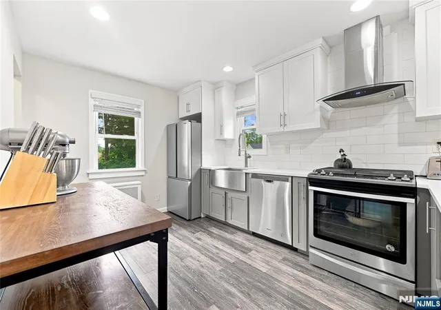 Photo 3 of Single family home for sale at 680 Northumberland Rd, Teaneck, NJ 07666 | MLS# 26031119 | Listing updated on 2026-09-17