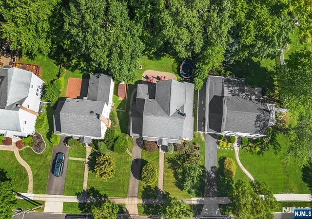 Photo 3 of Sale Pending at 164 Kensington Rd, River Edge, NJ 07661 | MLS# 26031174 | Listing updated on 2026-10-13