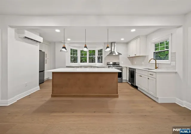 Photo 4 of Single family home for sale at 72 Fremont Ave, Park Ridge, NJ 07656 | MLS# 26031197 | Listing updated on 2026-09-19