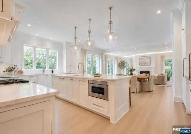 Photo 4 of Single family home for sale at 265 Terrace Rd, Franklin Lakes, NJ 07417 | MLS# 26031198 | Listing updated on 2026-10-03