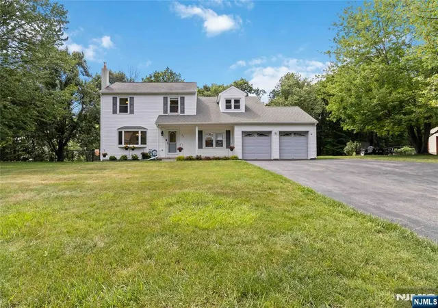 Photo 3 of Sale Pending at 37 Rolling Ridge Rd, West Milford, NJ 07480 | MLS# 26031296 | Listing updated on 2026-10-13