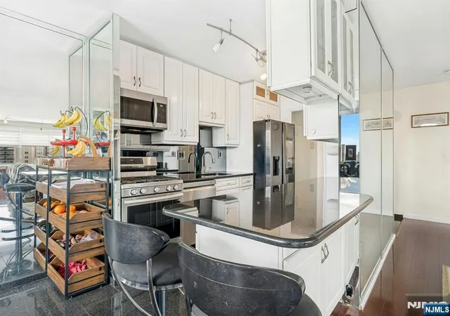 Photo 1 of Sale Pending at 2000 Linwood Ave #16V, Fort Lee, NJ 07024 | MLS# 26031348 | Listing updated on 2026-09-18