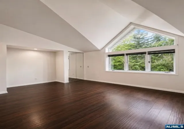 Photo 4 of Sale Pending at 163 Marion Dr, West Orange, NJ 07052 | MLS# 26031400 | Listing updated on 2026-10-07