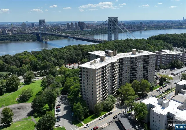 Photo 1 of Condo for sale at 2200 N Central Rd #14T, Fort Lee, NJ 07024 | MLS# 26031406 | Listing updated on 2026-09-05