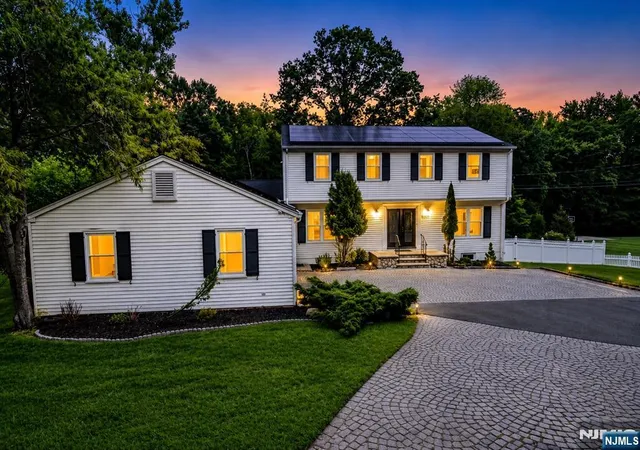 Photo 2 of Sale Pending at 520 W Saddle River Rd, Upper Saddle River, NJ 07458 | MLS# 26031775 | Listing updated on 2026-09-16
