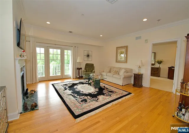 Listing Photo 1 - Condo for sale in building located at 5 Tenakill Park E, Cresskill, NJ 07626 - Unit #317