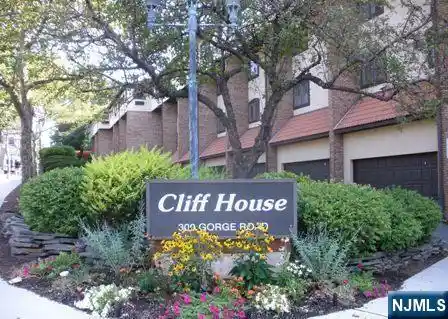 Listing Photo 1 - Condo for sale in 300 Gorge Rd located at 300 Gorge Rd, Cliffside Park, NJ 07010 - Unit 300 Gorge Rd