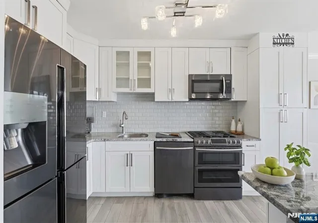 Photo 4 of House for sale at 6 Horizon #2809, Fort Lee, NJ 07024 | MLS# 26032051 | Listing updated on 2026-09-09