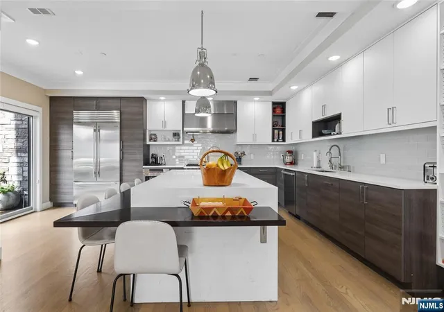 Photo 4 of Townhouse for sale at 23 Lasher Ln, Edgewater, NJ 07020 | MLS# 26032067 | Listing updated on 2026-09-17