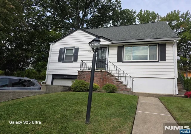 Photo 1 of Single family home for sale at 569 Center Ave, River Edge, NJ 07661 | MLS# 26032177 | Listing updated on 2026-10-13