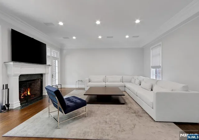 Photo 4 of Townhouse for sale at 704 Heights Ln, Tenafly, NJ 07670 | MLS# 26032232 | Listing updated on 2026-09-09