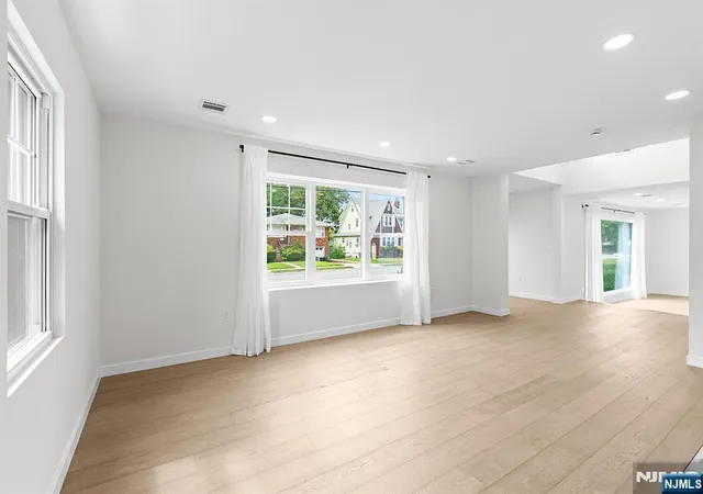 Photo 4 of Single family home for sale at 2-25 Kenneth Ave, Fair Lawn, NJ 07410 | MLS# 26032235 | Listing updated on 2026-09-19