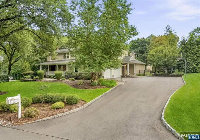 Photo 2 of Sale Pending at 44 Barrett Ln, Wyckoff, NJ 07481 | MLS# 26032415 | Listing updated on 2026-10-13