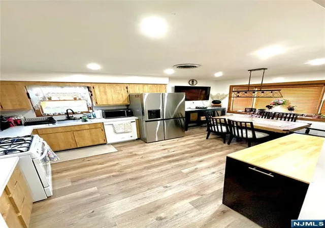 Photo 4 of House for sale at 26 Coney Rd, Little Falls, NJ 07424 | MLS# 26032460 | Listing updated on 2026-09-18