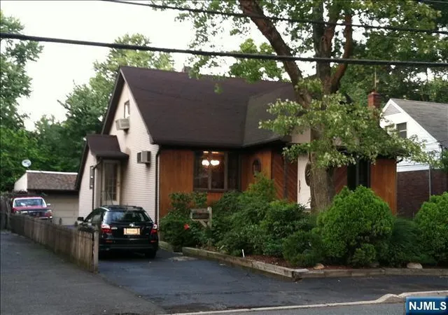 Photo 1 of Single family home for sale at 25 Farview Ter, Paramus, NJ 07652 | MLS# 26032538 | Listing updated on 2026-10-13