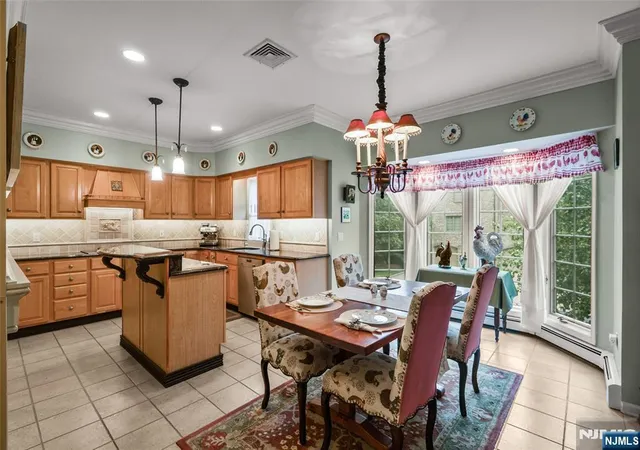 Photo 3 of Sale Pending at 4 Windsor Ct, Saddle River, NJ 07458 | MLS# 26032561 | Listing updated on 2026-09-16