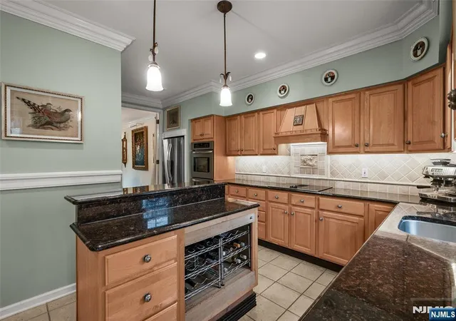 Photo 4 of Sale Pending at 4 Windsor Ct, Saddle River, NJ 07458 | MLS# 26032561 | Listing updated on 2026-09-16