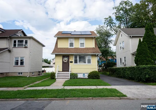 Photo 1 of Single family home for sale at 340 Simons Ave, Hackensack, NJ 07601 | MLS# 26032639 | Listing updated on 2026-09-13