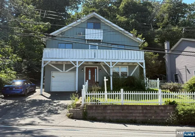 Photo 1 of Sale Pending at 208 Maxim Dr, Hopatcong, NJ 07843 | MLS# 26032669 | Listing updated on 2026-10-04