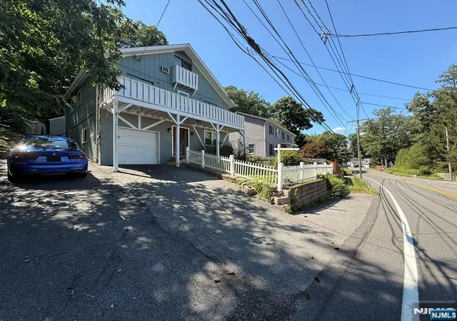 Photo 2 of Sale Pending at 208 Maxim Dr, Hopatcong, NJ 07843 | MLS# 26032669 | Listing updated on 2026-10-04