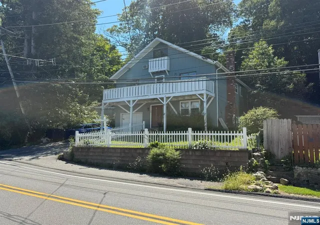 Photo 3 of Sale Pending at 208 Maxim Dr, Hopatcong, NJ 07843 | MLS# 26032669 | Listing updated on 2026-10-04