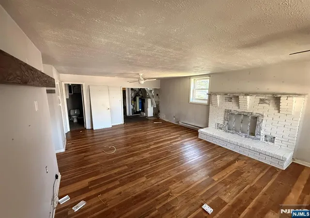 Photo 3 of Sale Pending at 208 Maxim Dr, Hopatcong, NJ 07843 | MLS# 26032669 | Listing updated on 2026-10-04
