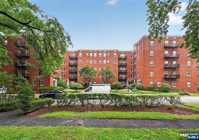 Photo 1 of Sale Pending at 2330 Linwood Ave #1C, Fort Lee, NJ 07024 | MLS# 26032691 | Listing updated on 2026-09-16