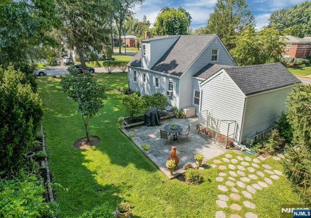 Photo 4 of Single family home for sale at 10 Knickerbocker Rd, Demarest, NJ 07627 | MLS# 26032740 | Listing updated on 2026-09-06