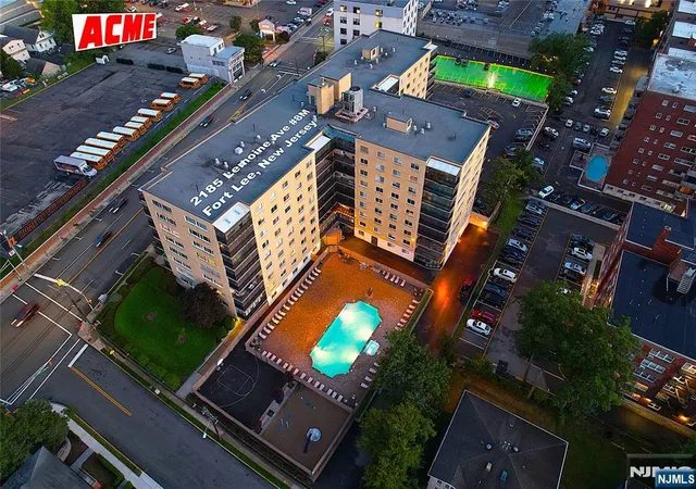 Listing Photo 3 - Condo for sale in building located at 2185 Lemoine, Fort Lee, NJ 07024 - Unit #8M