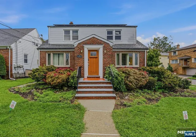 Photo 2 of Multi family home for sale at 98 Baldwin Pl, Bloomfield, NJ 07003 | MLS# 26032774 | Listing updated on 2026-09-12