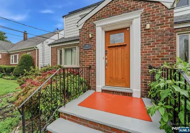 Photo 3 of Multi family home for sale at 98 Baldwin Pl, Bloomfield, NJ 07003 | MLS# 26032774 | Listing updated on 2026-09-12