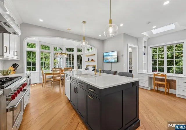 Photo 2 of Sale Pending at 402 Mountain Ave, Ridgewood, NJ 07450 | MLS# 26032777 | Listing updated on 2026-10-13