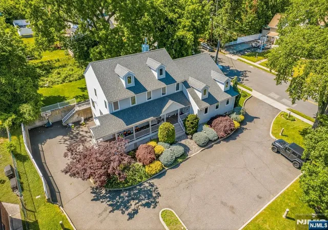 Photo 2 of Single family home for sale at 646 Teaneck Rd, Teaneck, NJ 07666 | MLS# 26032804 | Listing updated on 2026-09-01