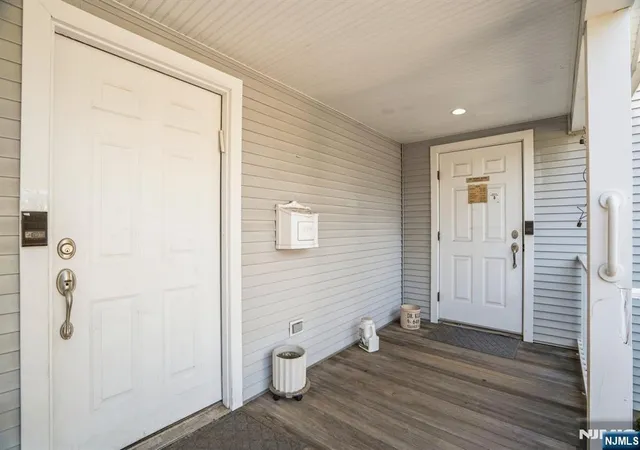 Photo 3 of Single family home for sale at 646 Teaneck Rd, Teaneck, NJ 07666 | MLS# 26032804 | Listing updated on 2026-09-01