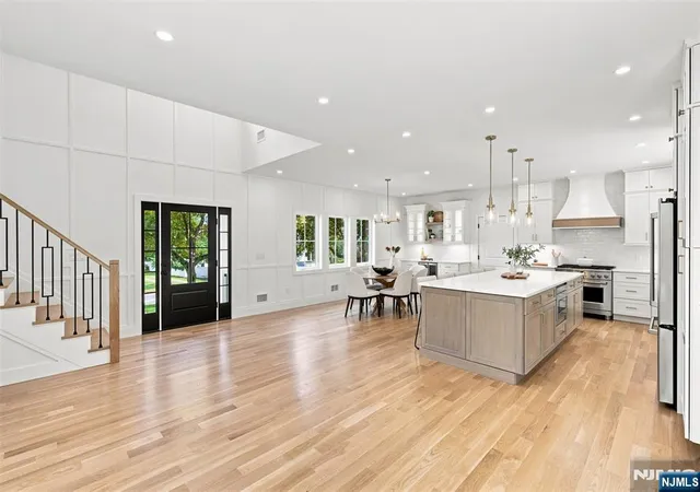 Photo 4 of Sale Pending at 16 Butternut Ave, Midland Park, NJ 07432 | MLS# 26032832 | Listing updated on 2026-09-19