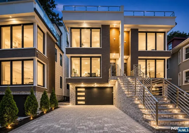 Townhouse for sale at 506 Undercliff Ave, Edgewater, NJ 07020 | MLS# 26032844